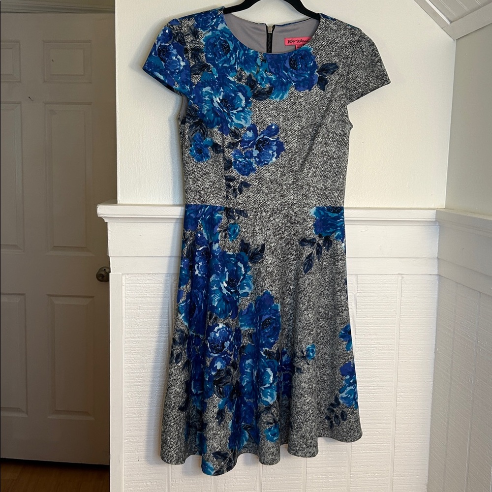 Betsey Johnson Blue & Gray Floral Fit & Flare Dress size women’s 2